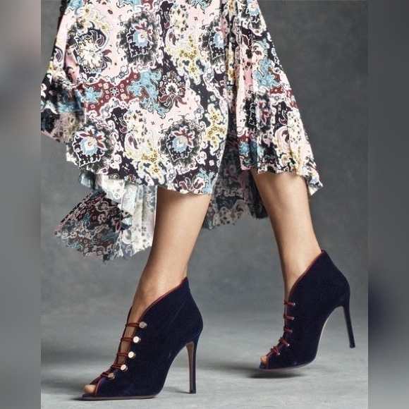 Gianvito Rossi Velvet Booties with Satin Piping - Picture 3 of 8